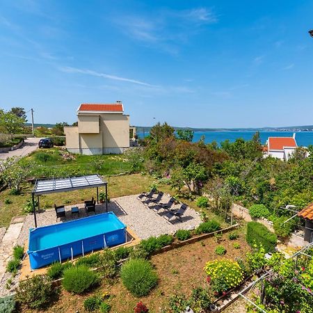 Apartment Sea And Mountain With Pool Novigrad  Room photo