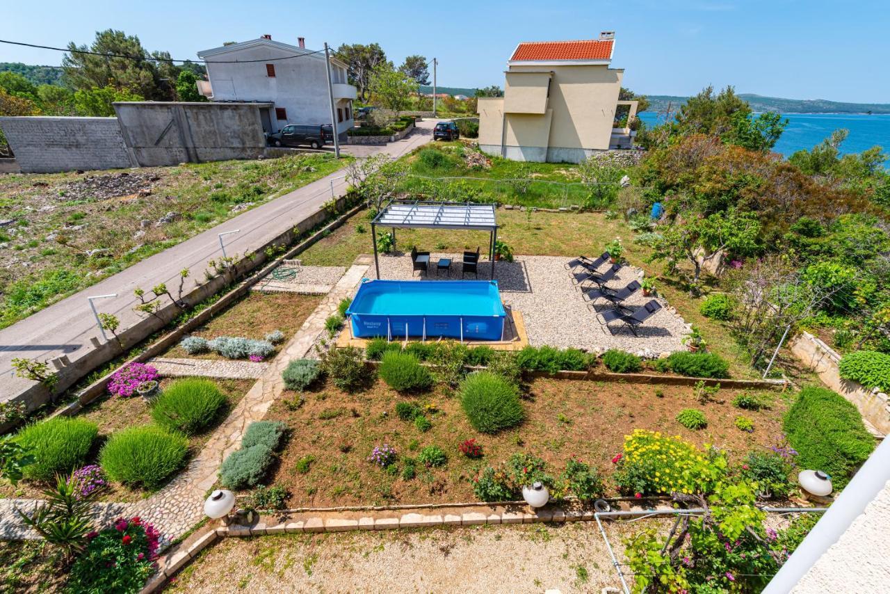 Apartment Sea And Mountain With Pool Novigrad  Room photo