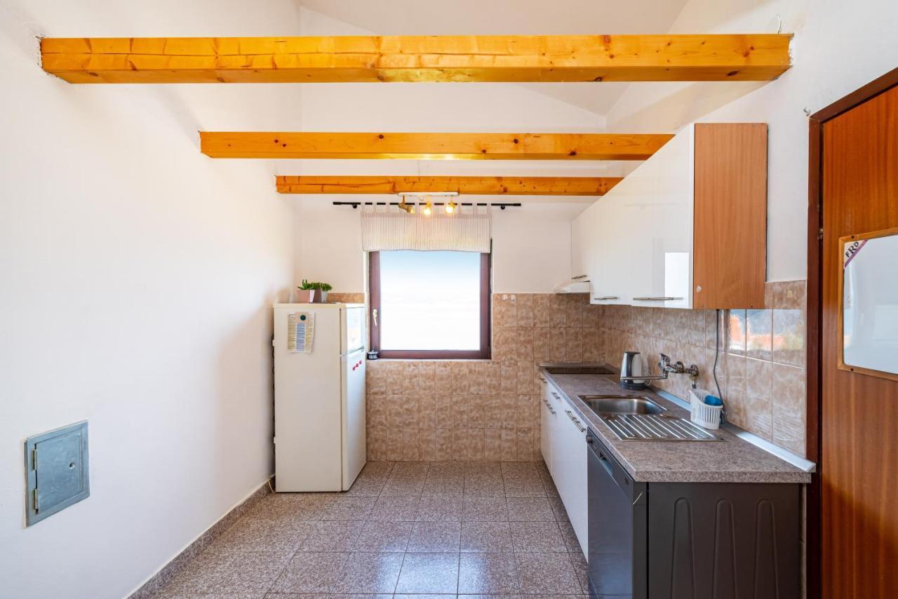Apartment Sea And Mountain With Pool Novigrad  Room photo