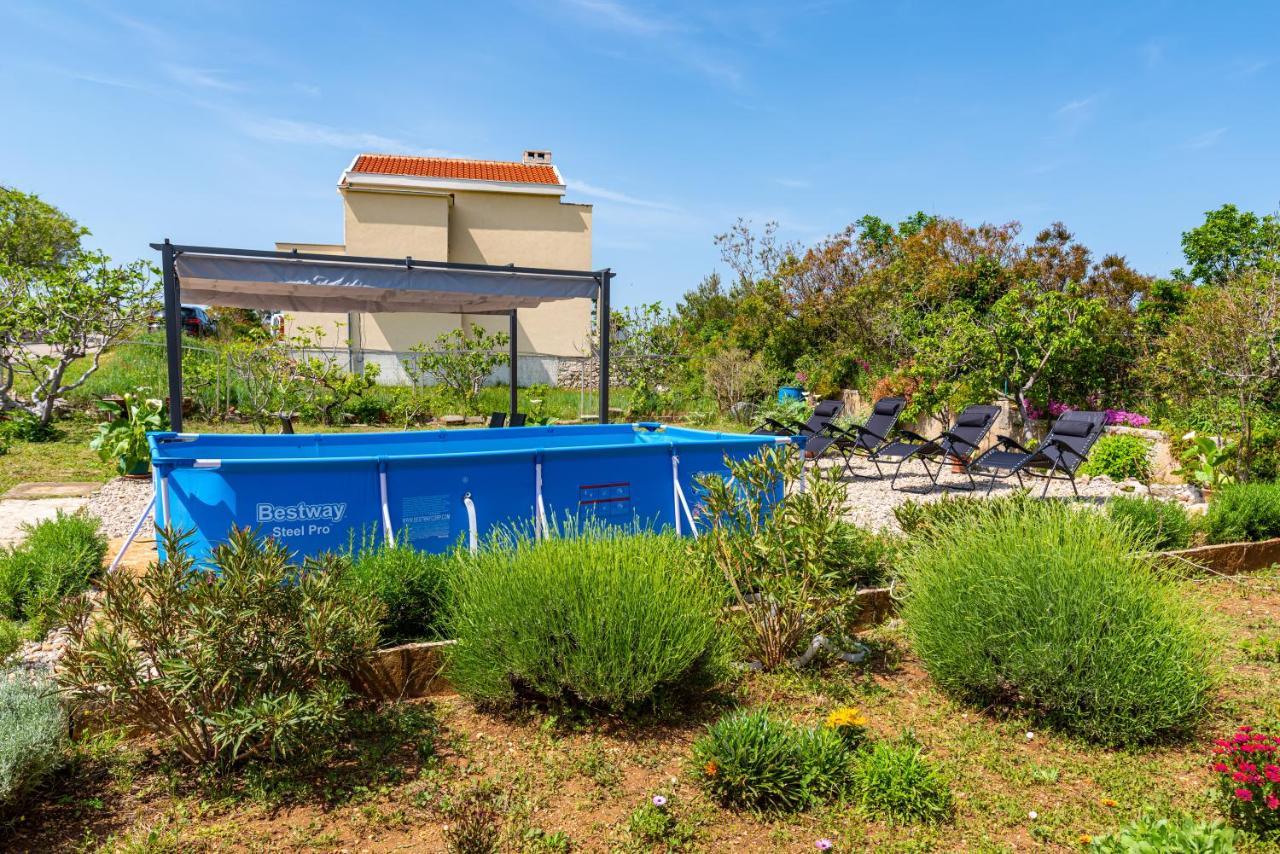 Apartment Sea And Mountain With Pool Novigrad  Exterior photo
