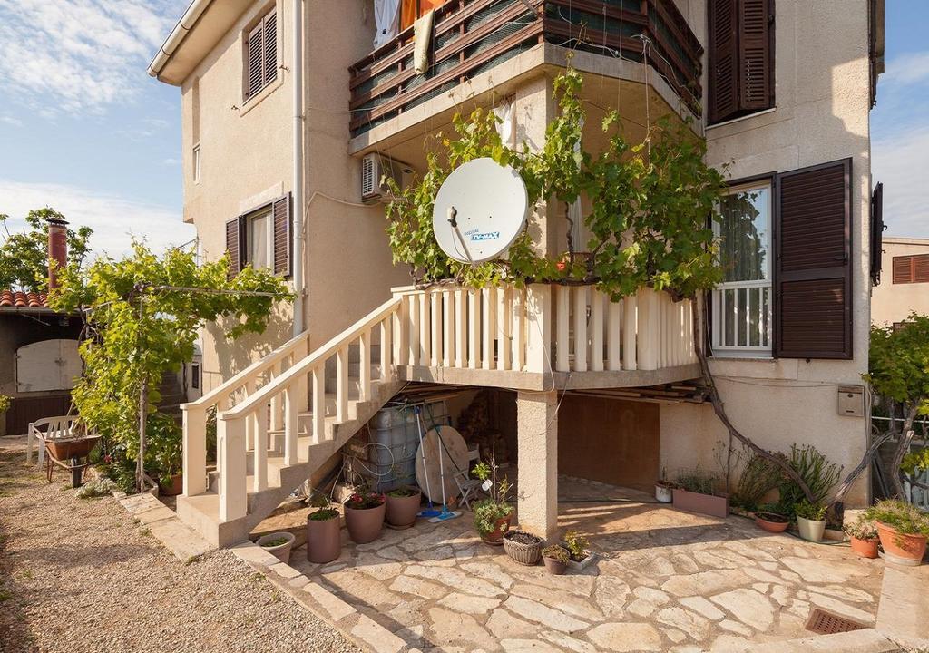 Apartment Sea And Mountain With Pool Novigrad  Exterior photo